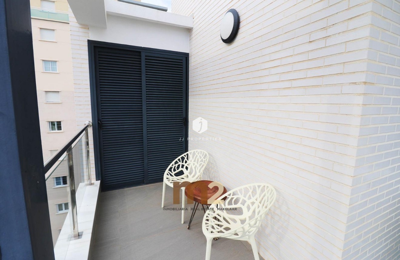 Aus zweiter Hand - Penthouse -
Guardamar del Segura - puerto deportivo