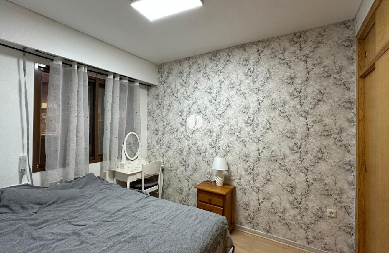 Resale - Apartment / flat -
Torrevieja - Centro