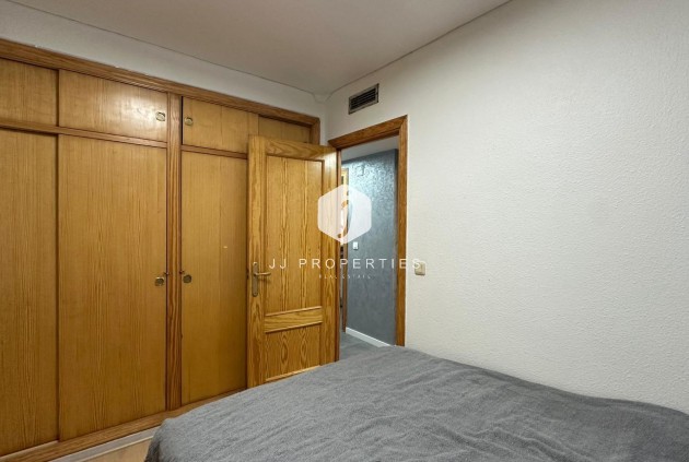 Resale - Apartment / flat -
Torrevieja - Centro