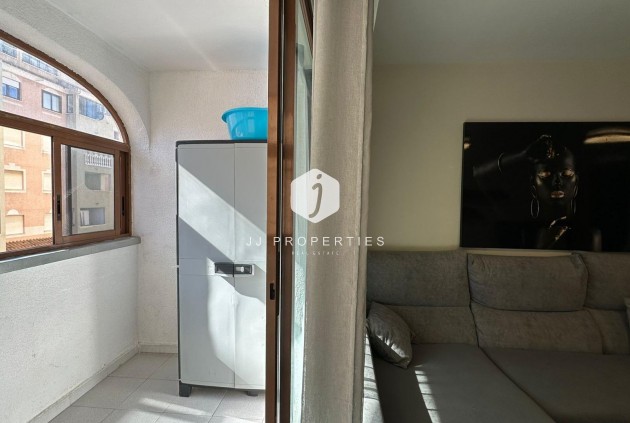 Resale - Apartment / flat -
Torrevieja - Centro