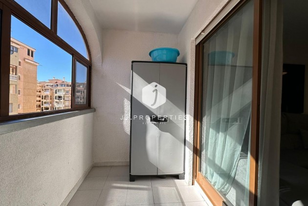Resale - Apartment / flat -
Torrevieja - Centro