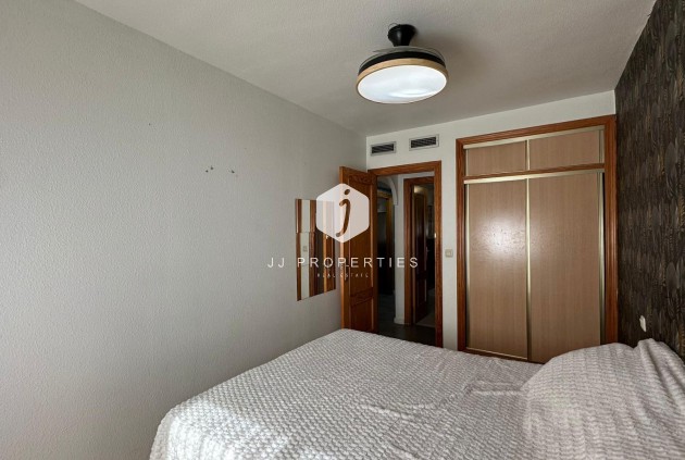 Resale - Apartment / flat -
Torrevieja - Centro