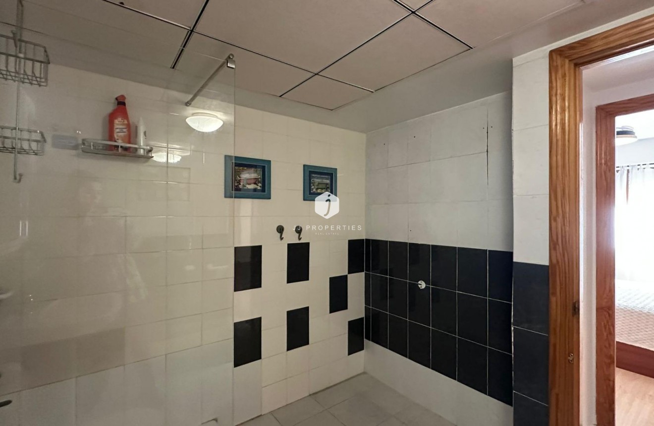 Resale - Apartment / flat -
Torrevieja - Centro