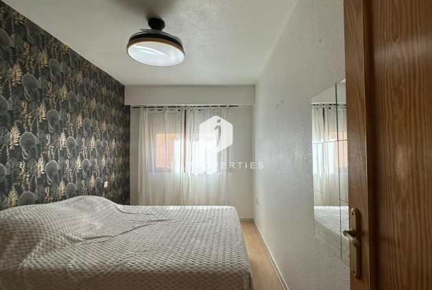 Resale - Apartment / flat -
Torrevieja - Centro