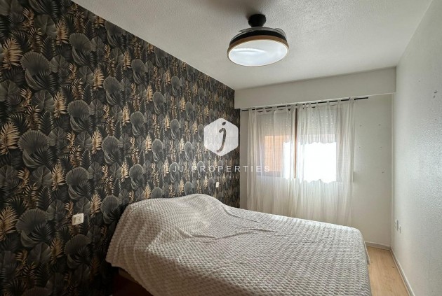 Resale - Apartment / flat -
Torrevieja - Centro