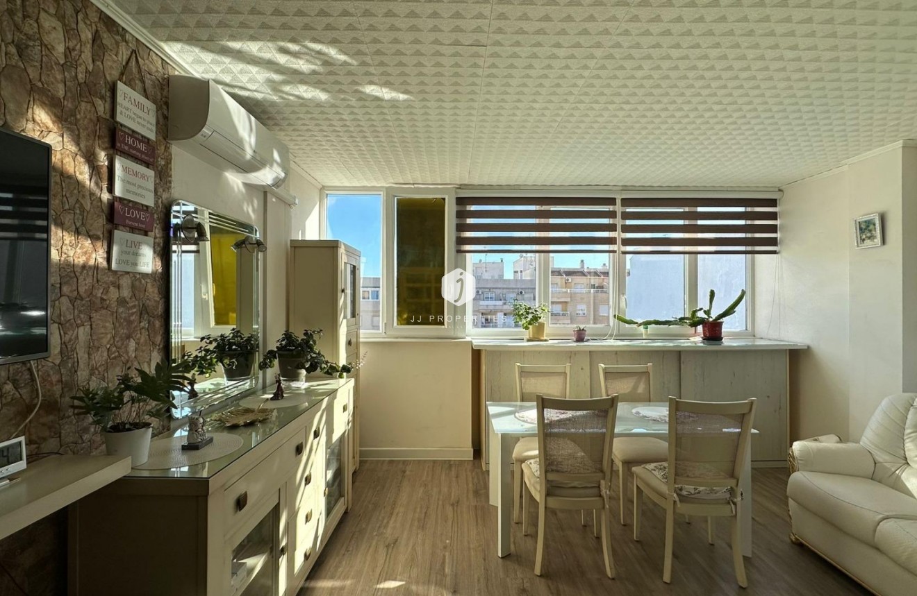 Aus zweiter Hand - Wohnung -
Torrevieja - Centro