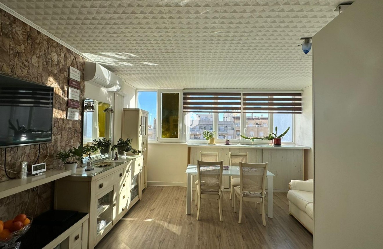 Aus zweiter Hand - Wohnung -
Torrevieja - Centro