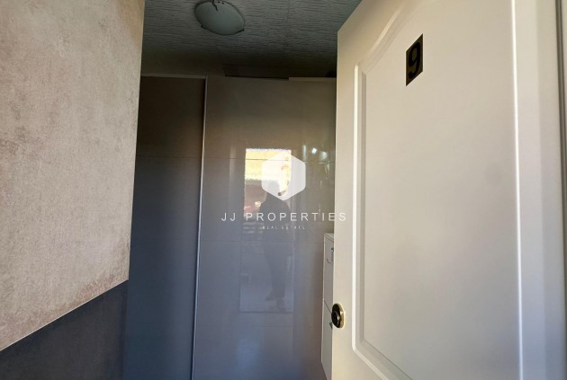 Aus zweiter Hand - Wohnung -
Torrevieja - Centro