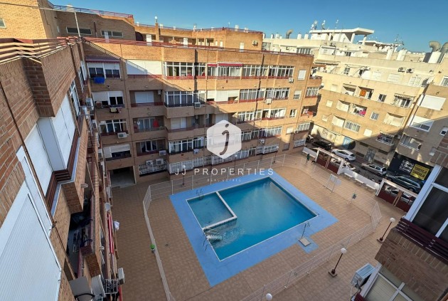 Aus zweiter Hand - Wohnung -
Torrevieja - Centro