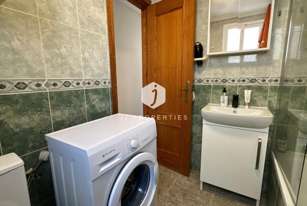 D'occasion - Appartement -
Torrevieja - Estacion de autobuses