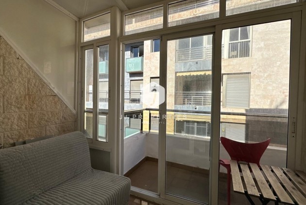 D'occasion - Appartement -
Torrevieja - Estacion de autobuses