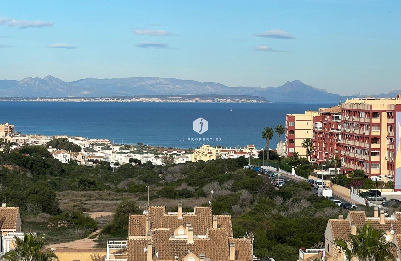 Resale - Apartment / flat -
Torrevieja - aguas nuevas