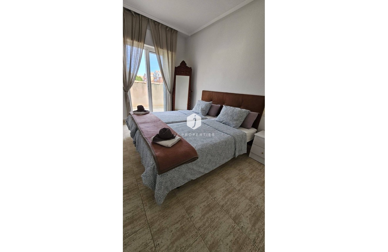 Aus zweiter Hand - Penthouse -
Torrevieja - Acequion