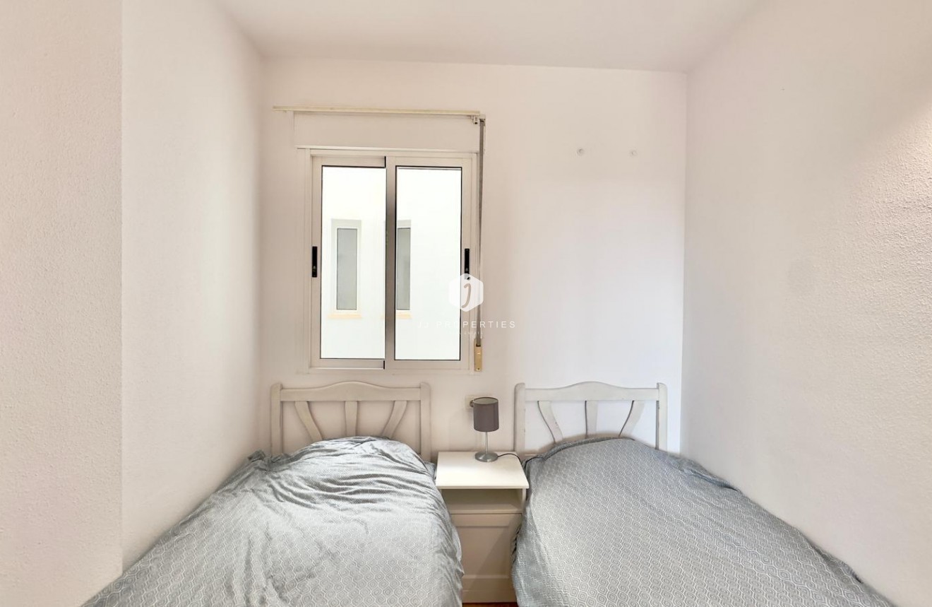 Z drugiej ręki - Mieszkanie w bloku -
Torrevieja - Centro