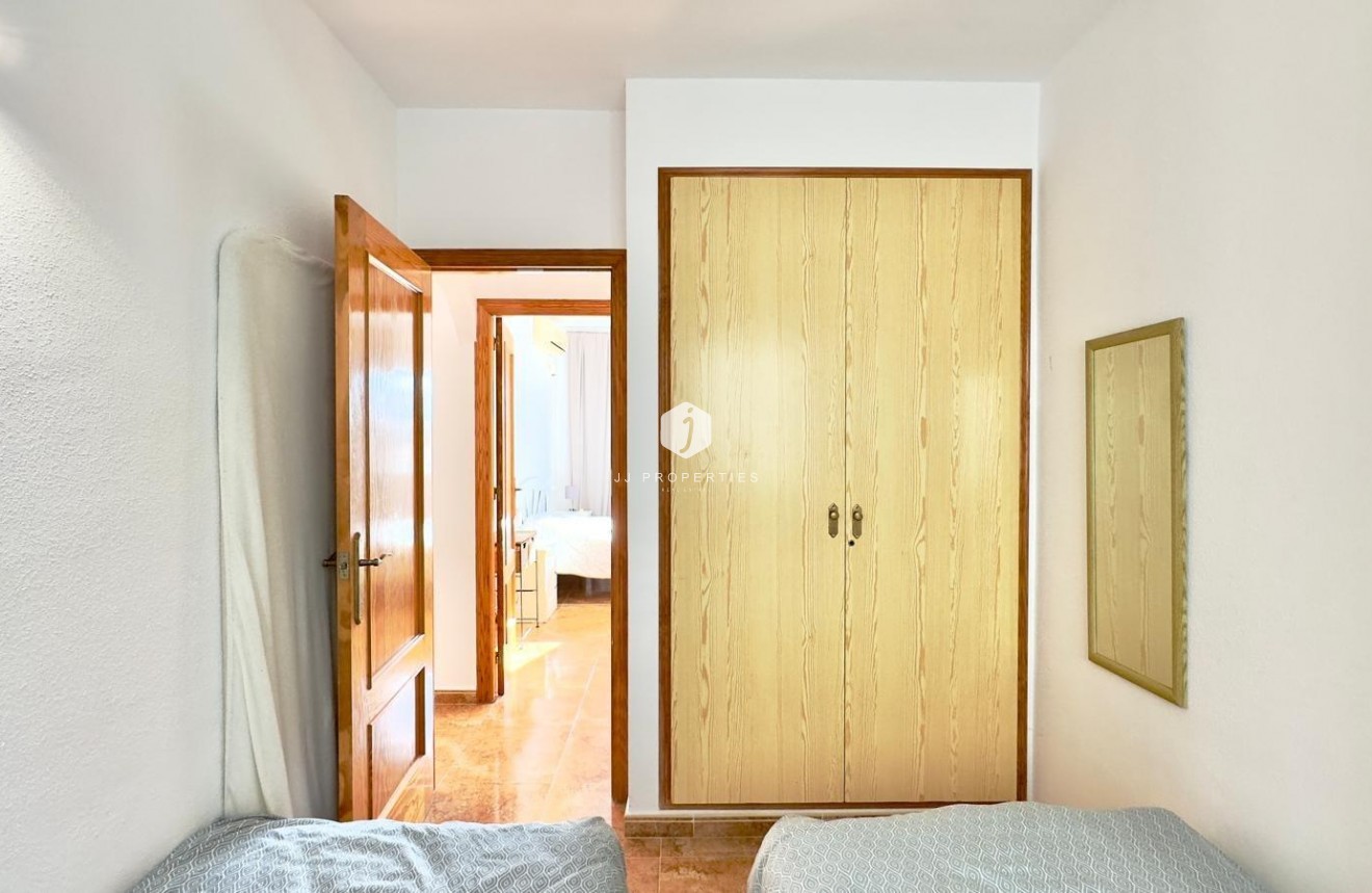 Z drugiej ręki - Mieszkanie w bloku -
Torrevieja - Centro