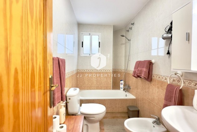 Z drugiej ręki - Mieszkanie w bloku -
Torrevieja - Centro