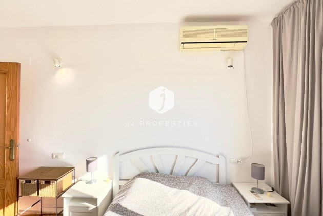 Z drugiej ręki - Mieszkanie w bloku -
Torrevieja - Centro