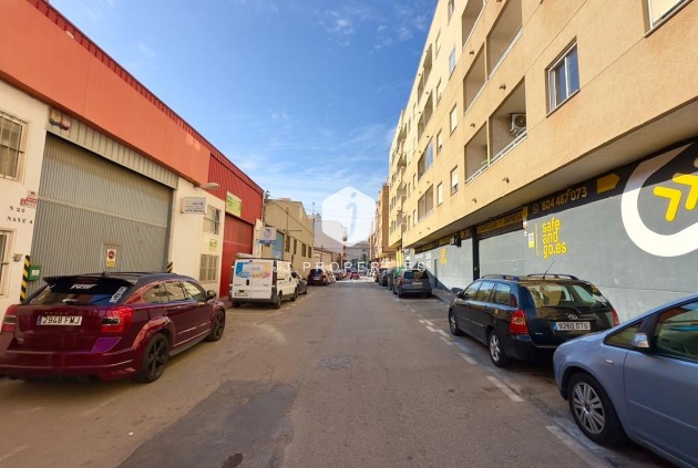 Z drugiej ręki - Mieszkanie w bloku -
Torrevieja - Centro