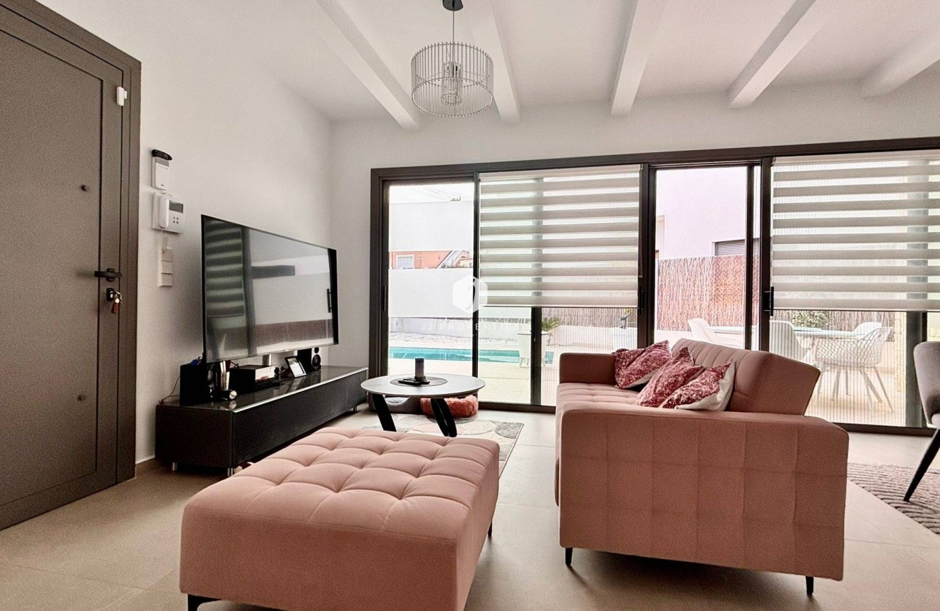 Tweedehands - Villa -
San Miguel de Salinas - Urbanizacion Blue Lagoon