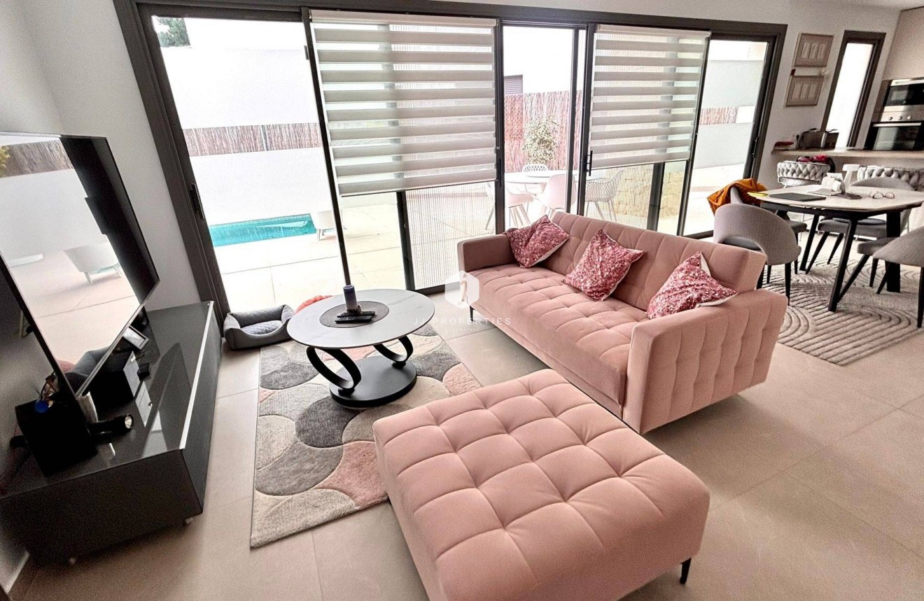 Tweedehands - Villa -
San Miguel de Salinas - Urbanizacion Blue Lagoon