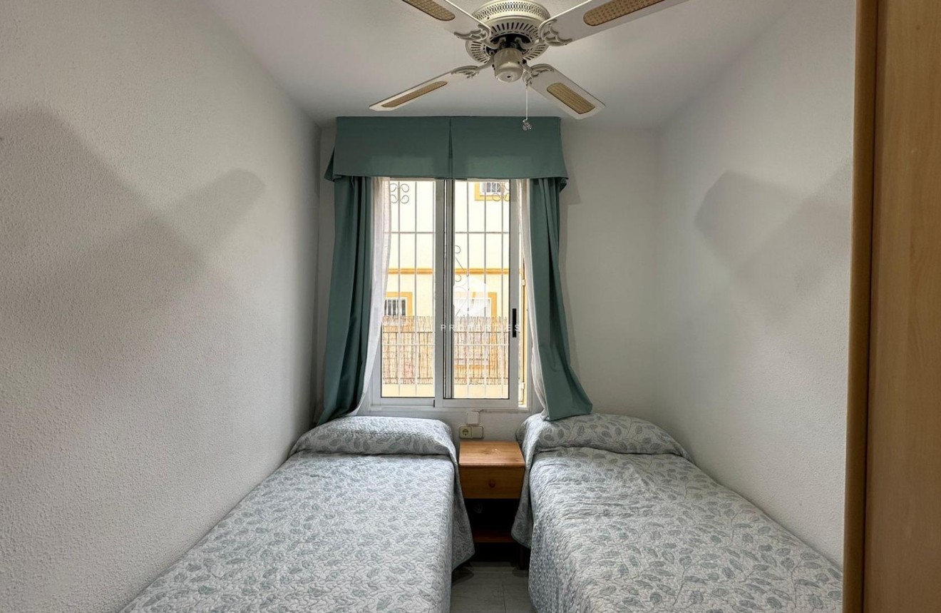 Resale - Bungalow -
Orihuela Costa - Los Almendros-la Florida