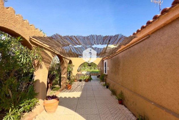 Z drugiej ręki - Villa -
Torrevieja - Torreblanca