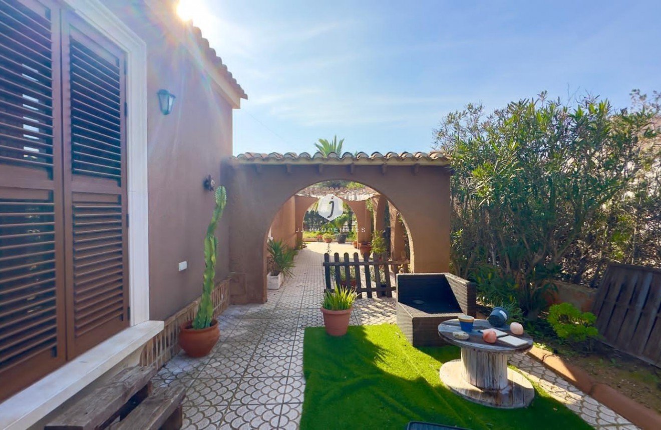 Z drugiej ręki - Villa -
Torrevieja - Torreblanca