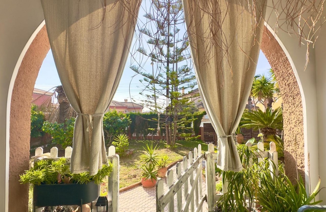 Z drugiej ręki - Villa -
Torrevieja - Torreblanca