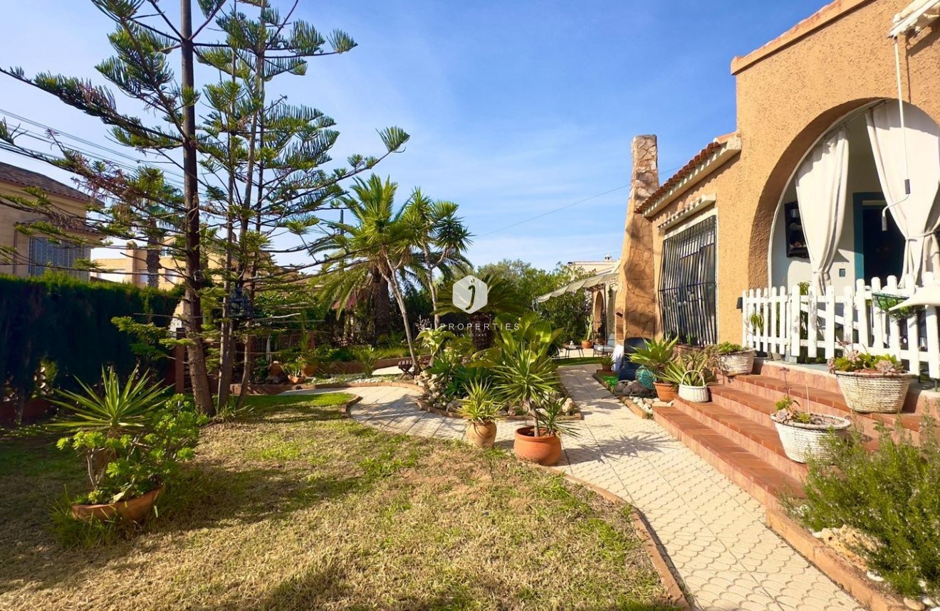 Z drugiej ręki - Villa -
Torrevieja - Torreblanca