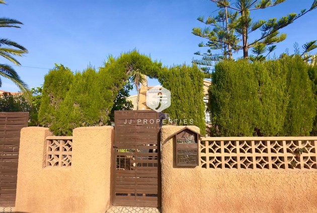 Z drugiej ręki - Villa -
Torrevieja - Torreblanca