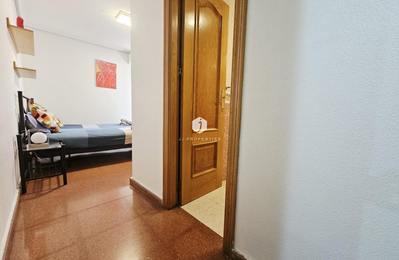 D'occasion - Appartement -
Torrevieja - Estacion de autobuses