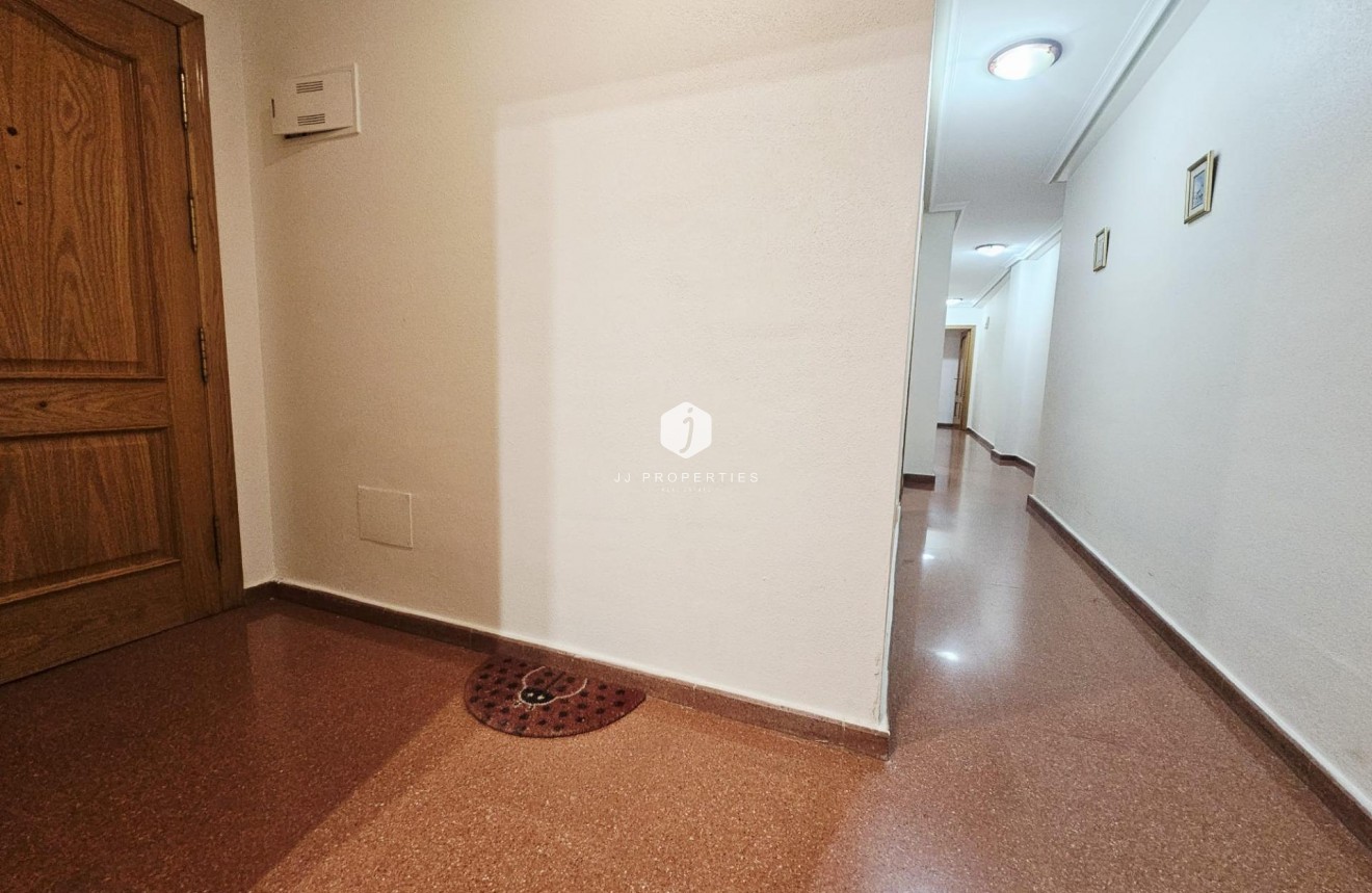 D'occasion - Appartement -
Torrevieja - Estacion de autobuses