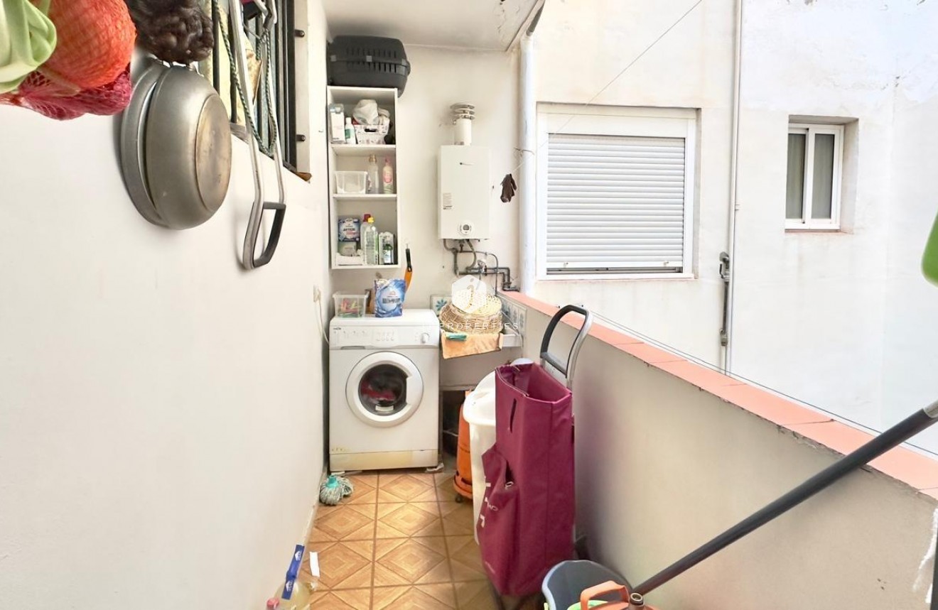 Resale - Apartment / flat -
Torrevieja - Centro