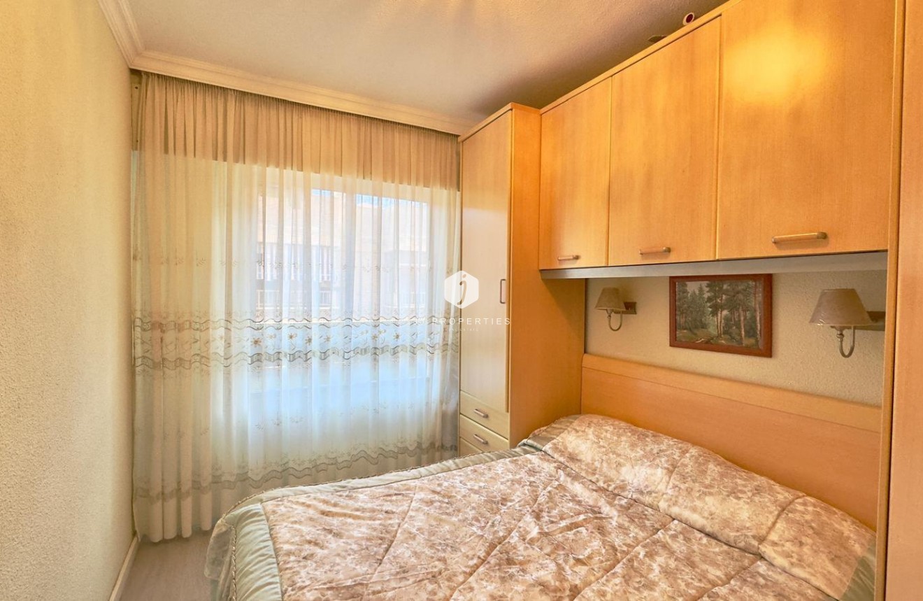 Resale - Apartment / flat -
Torrevieja - Centro