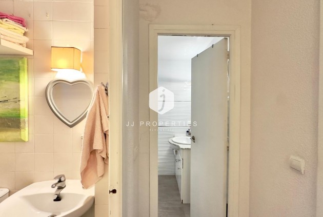 Resale - Apartment / flat -
Torrevieja - Centro