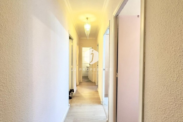 Resale - Apartment / flat -
Torrevieja - Centro