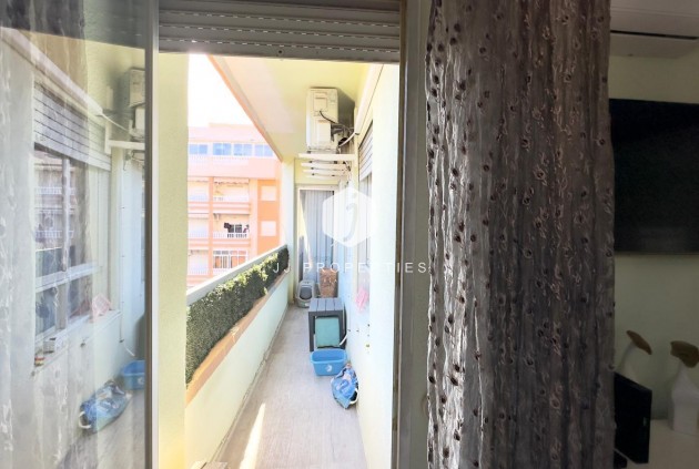 Resale - Apartment / flat -
Torrevieja - Centro