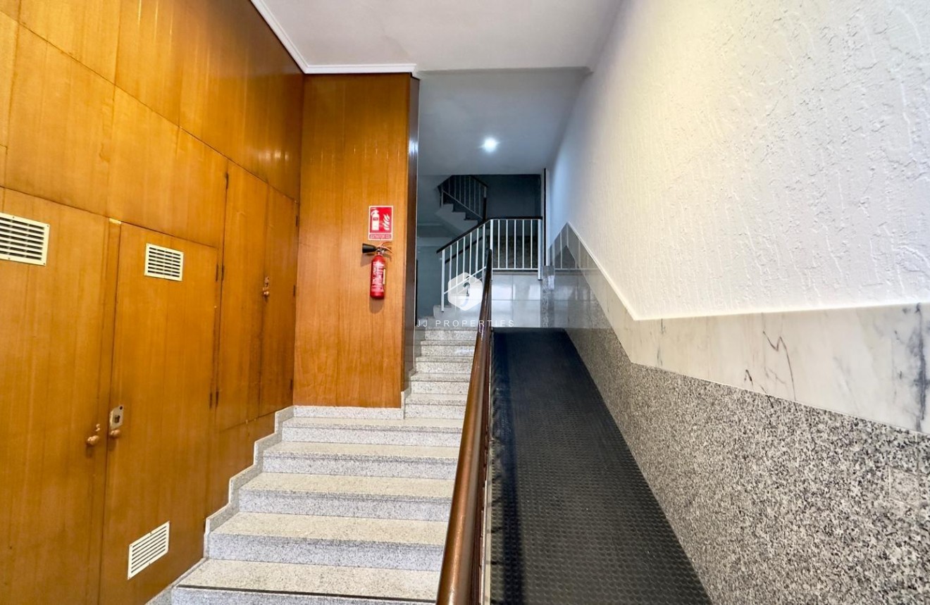 Resale - Apartment / flat -
Torrevieja - Centro