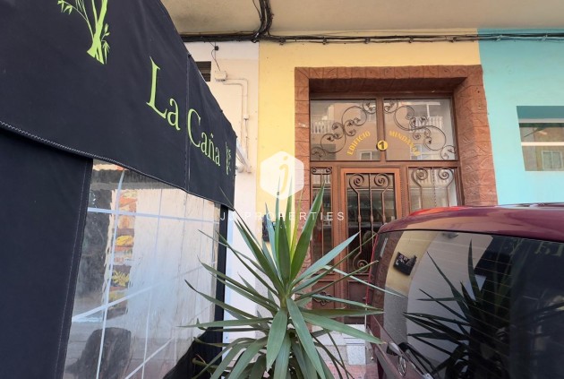 Resale - Apartment / flat -
Torrevieja - Centro