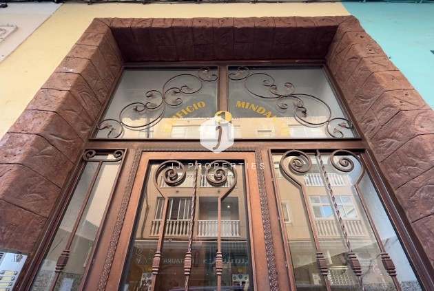 Resale - Apartment / flat -
Torrevieja - Centro