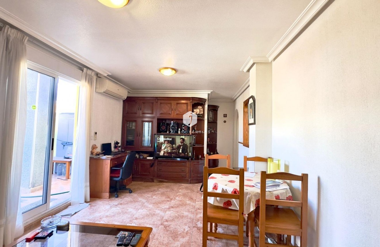 Aus zweiter Hand - Penthouse -
Torrevieja - PARQUE DE LAS NACIONES