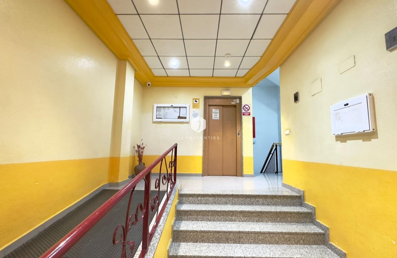 Aus zweiter Hand - Penthouse -
Torrevieja - PARQUE DE LAS NACIONES