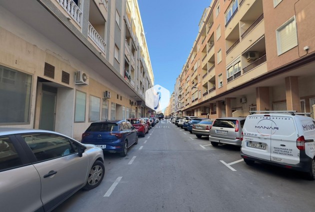 Aus zweiter Hand - Penthouse -
Torrevieja - PARQUE DE LAS NACIONES