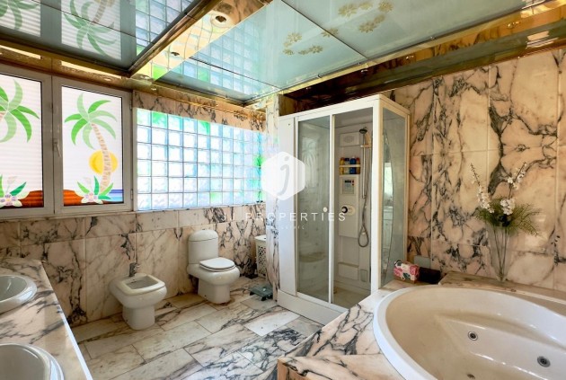 Z drugiej ręki - Daszek -
Torrevieja - Centro