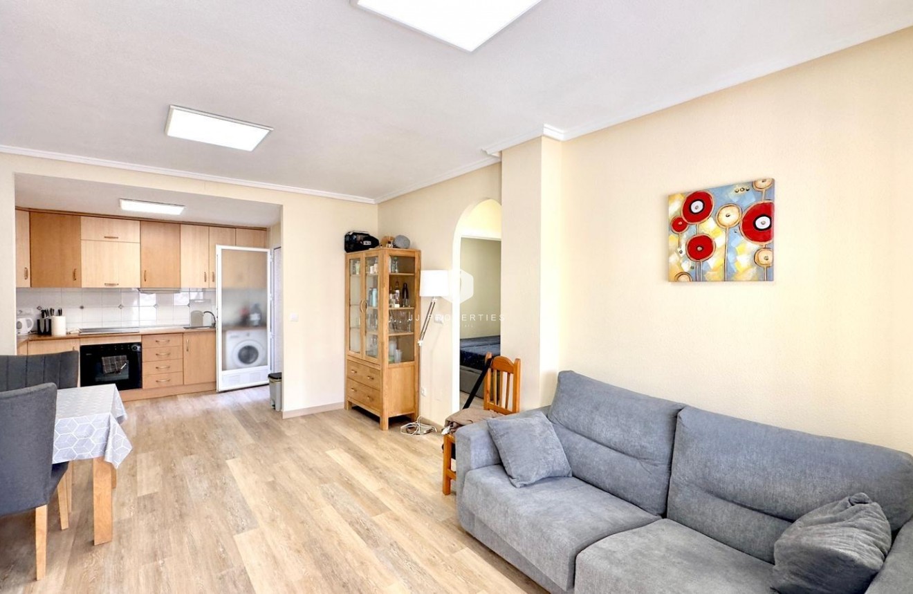 Resale - Bungalow -
Torrevieja - Torreblanca