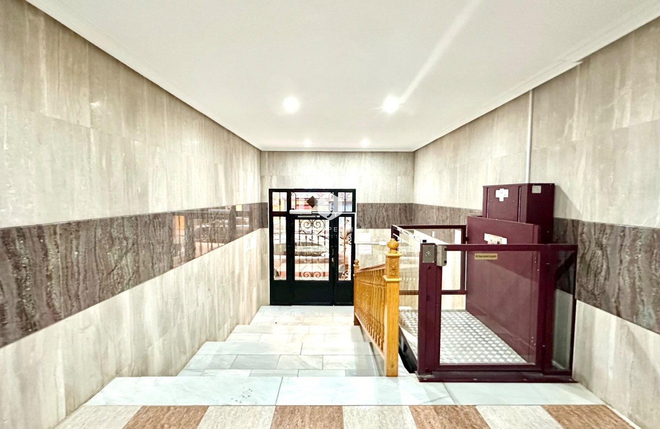 Tweedehands - Appartement / flat -
Torrevieja - Centro