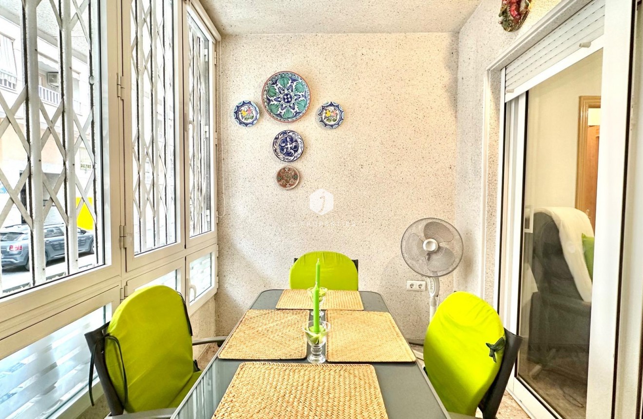 Tweedehands - Appartement / flat -
Torrevieja - Centro