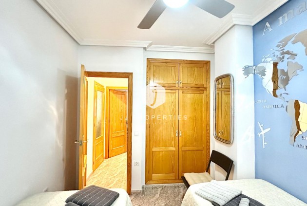 Tweedehands - Appartement / flat -
Torrevieja - Centro