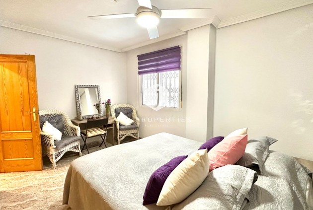 Tweedehands - Appartement / flat -
Torrevieja - Centro