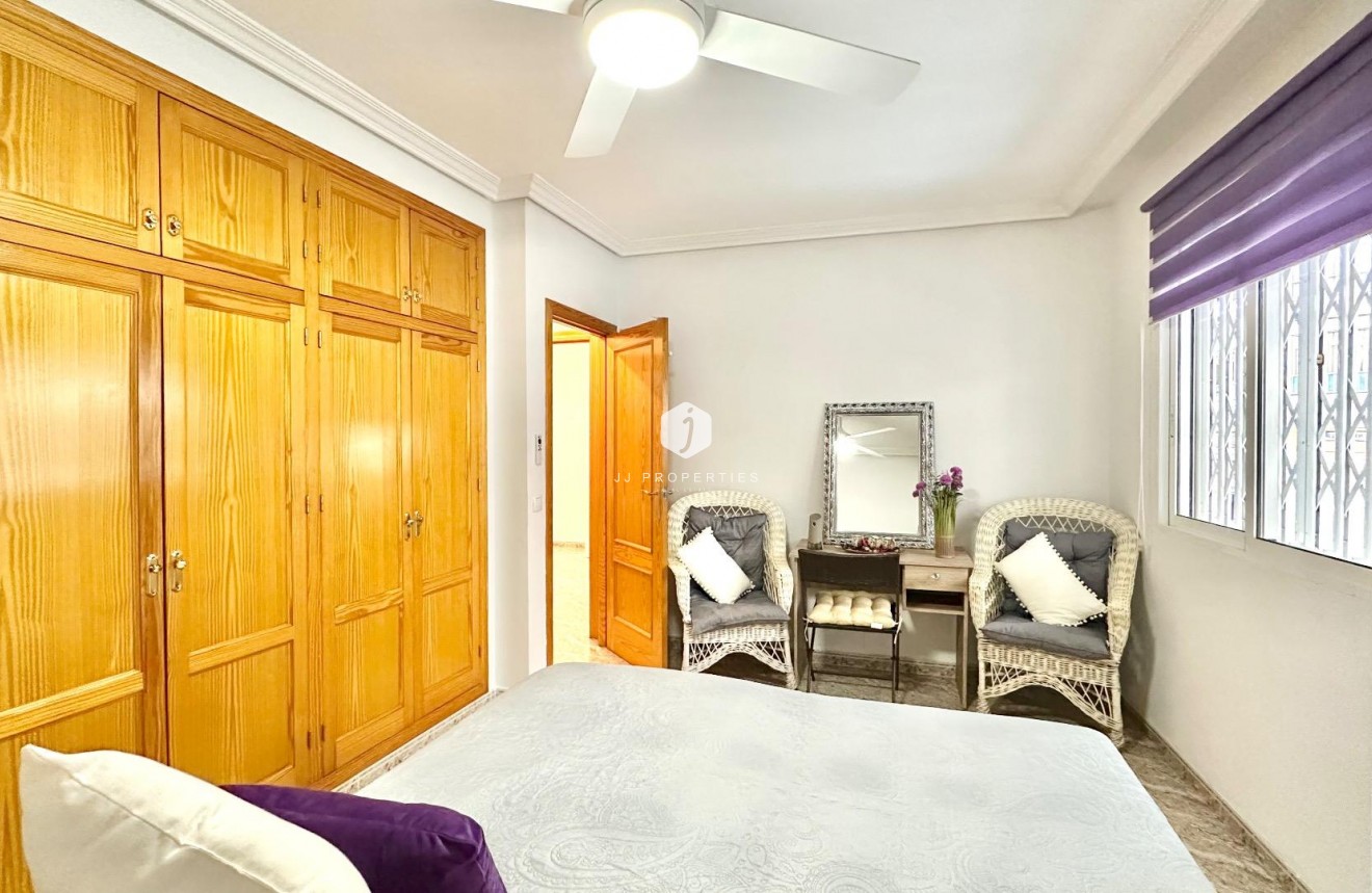 Tweedehands - Appartement / flat -
Torrevieja - Centro